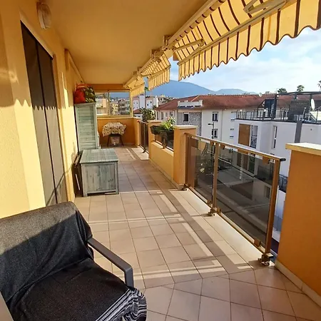A Deux Pas De La Roccabruna